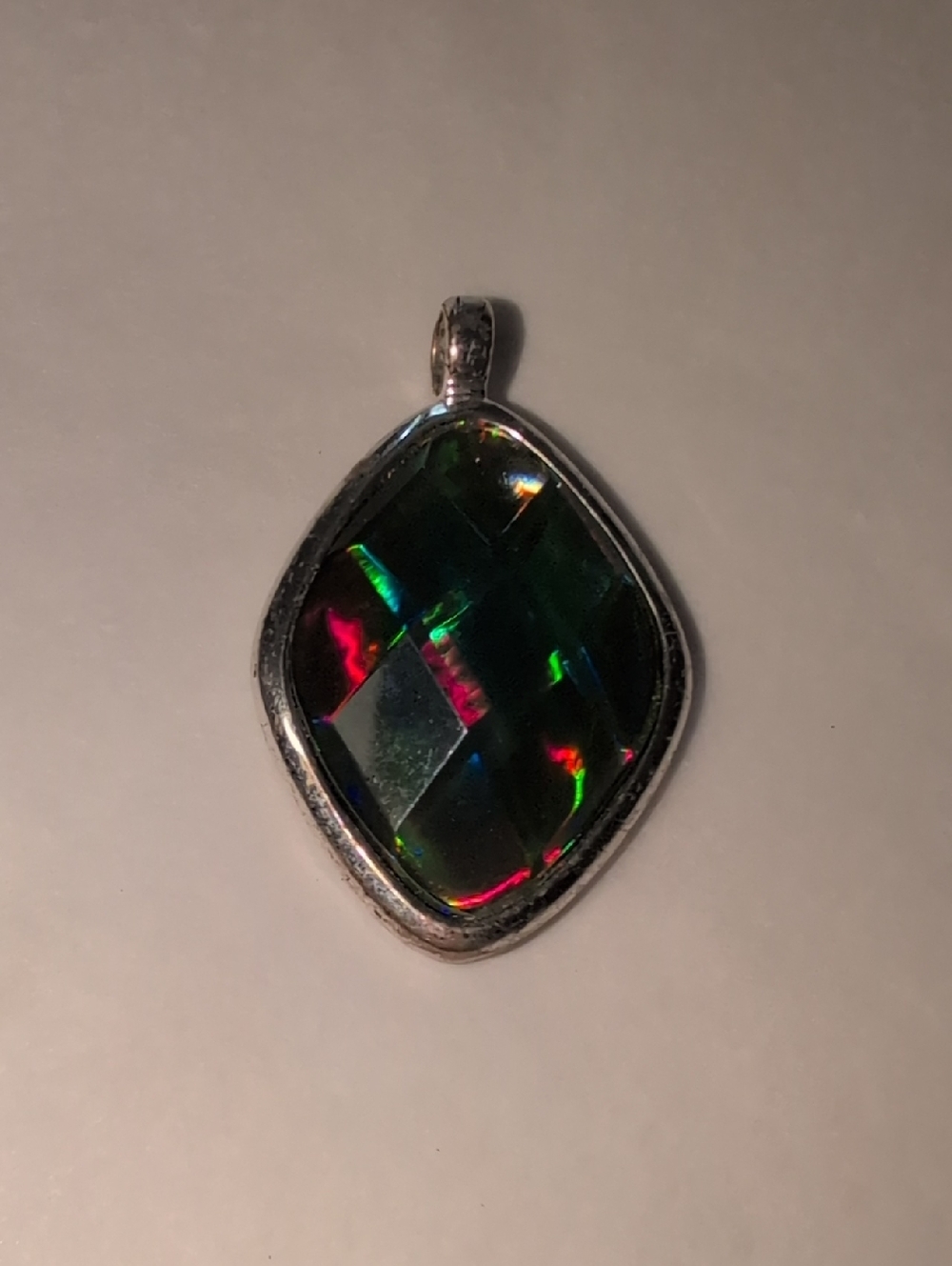 🌸2/$35🌸 Distressed RMN Signed Iridescent Green Faceted Art Glass Pendant